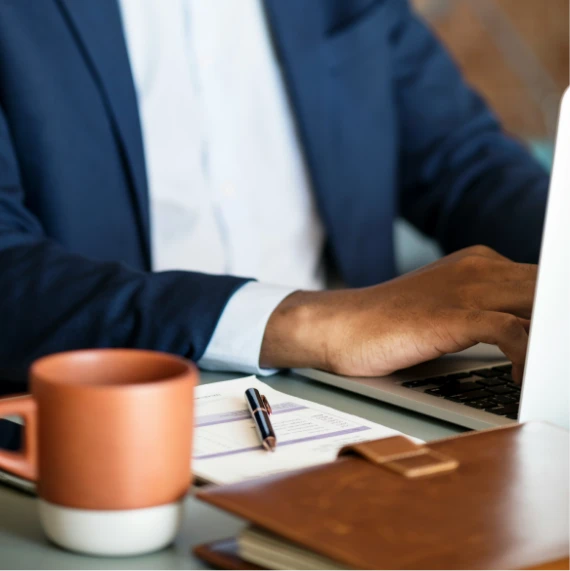 Architecture réseau entreprise : installation, configuration sécurisée et optimisation de vos performances réseau.