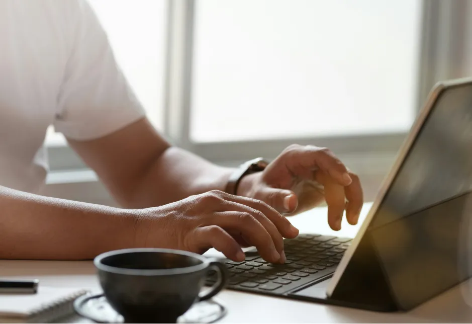 Optimisation du système informatique : gain de performance et réduction des risques.