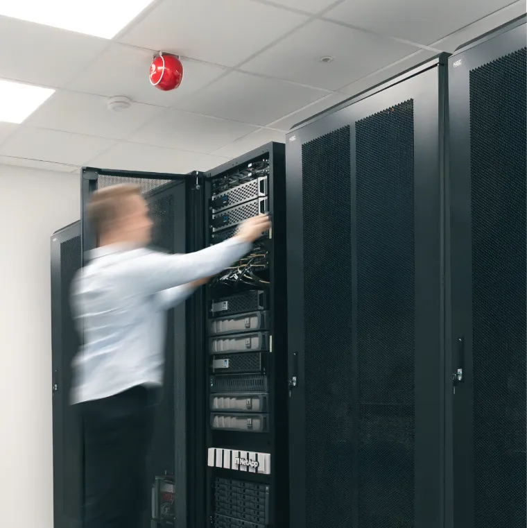 Sécurisation du poste de travail : antivirus, EDR, mises à jour et bonnes pratiques.